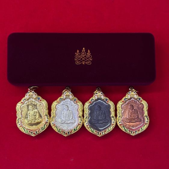 พระชุดกรรมการหลวงปู่ทิม เสมา 8 รอบ พร้อมใส่กรอบ รูปที่ 3