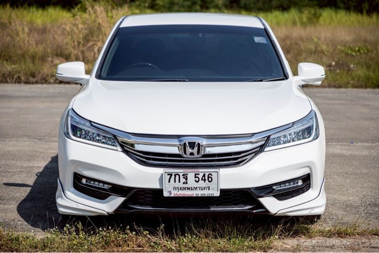 รถ Honda Accord 2.0 EL NAVI สี ขาว