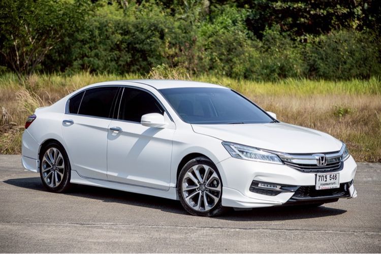 Honda Accord 2018 2.0 EL NAVI Sedan เบนซิน ไม่ติดแก๊ส เกียร์อัตโนมัติ ขาว รูปที่ 2