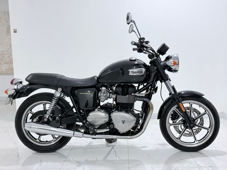 Bonneville 2011 triumph 900se
