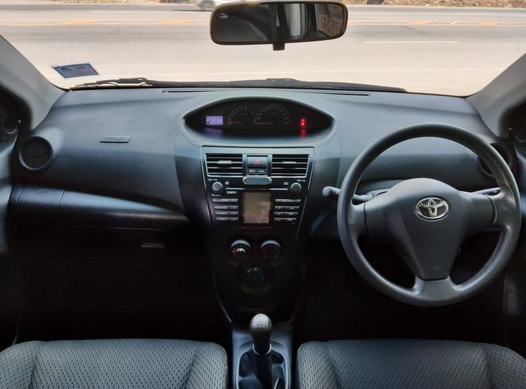 Toyota Vios 2011 1.5 J Sedan เบนซิน ไม่ติดแก๊ส เกียร์ธรรมดา ดำ รูปที่ 4