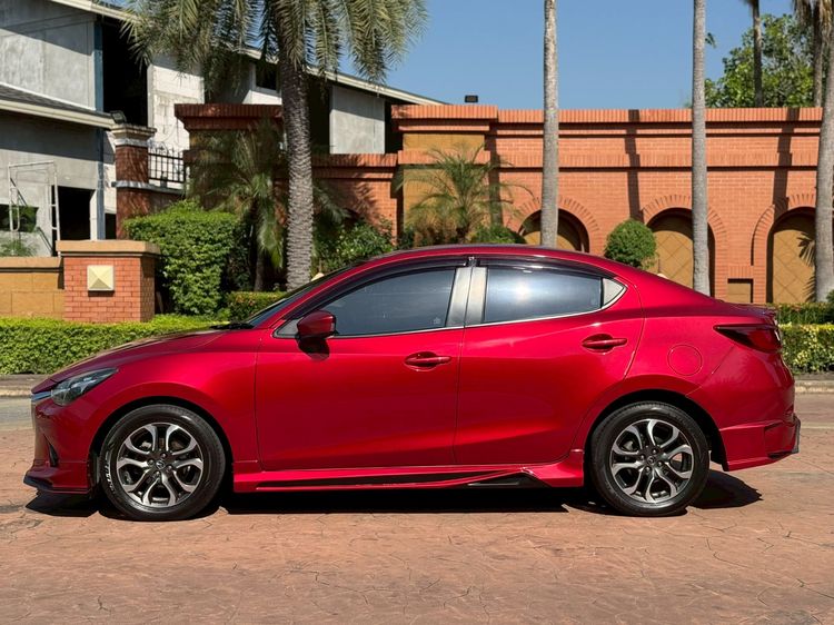 Mazda Mazda 2 2015 1.5 XD High Plus Sedan ดีเซล เกียร์อัตโนมัติ แดง รูปที่ 3