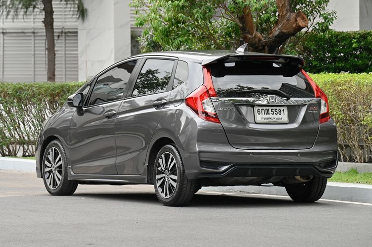 Honda Jazz 2017 1.5 RS i-VTEC Sedan เบนซิน ไม่ติดแก๊ส เกียร์อัตโนมัติ เทา รูปที่ 3