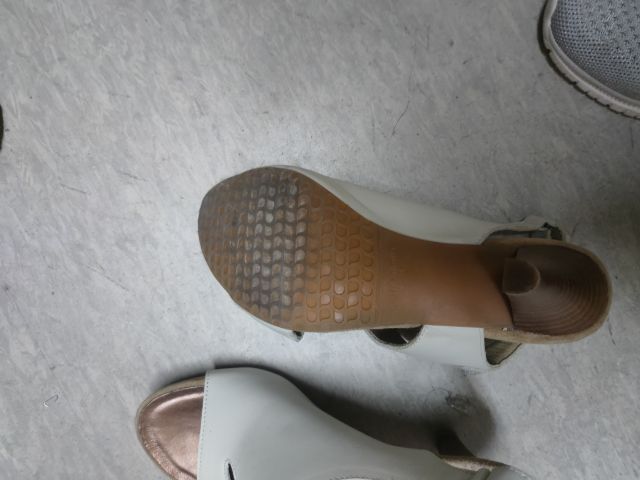 ขายรองเท้า รูปที่ 4