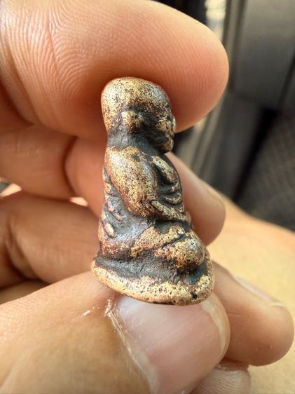 รูปหล่อ พ่อเงิน รูปที่ 3