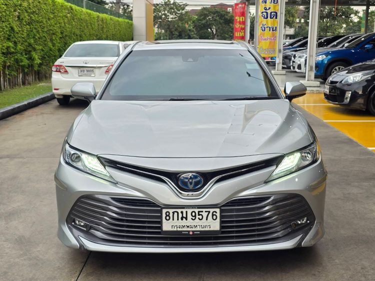 Toyota Camry 2019 2.5 Hybrid Sedan ไฮบริด ไม่ติดแก๊ส เกียร์อัตโนมัติ เทา รูปที่ 2