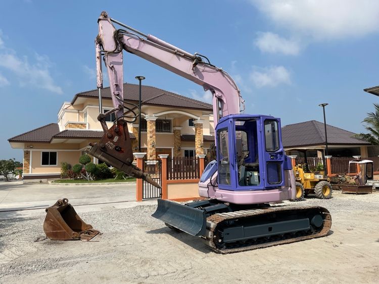 รถแบคโฮ SUMITOMO รุ่น SH75U-2  ขนาด 7.5 ตัน  มีหัวกระแทกและบุ้งกี๋ รถเก่านอกนำเข้า