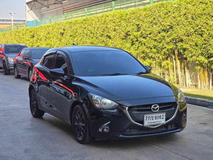 Mazda Mazda 2 2017 1.3 Sports High Sedan เบนซิน ไม่ติดแก๊ส เกียร์อัตโนมัติ ดำ รูปที่ 3