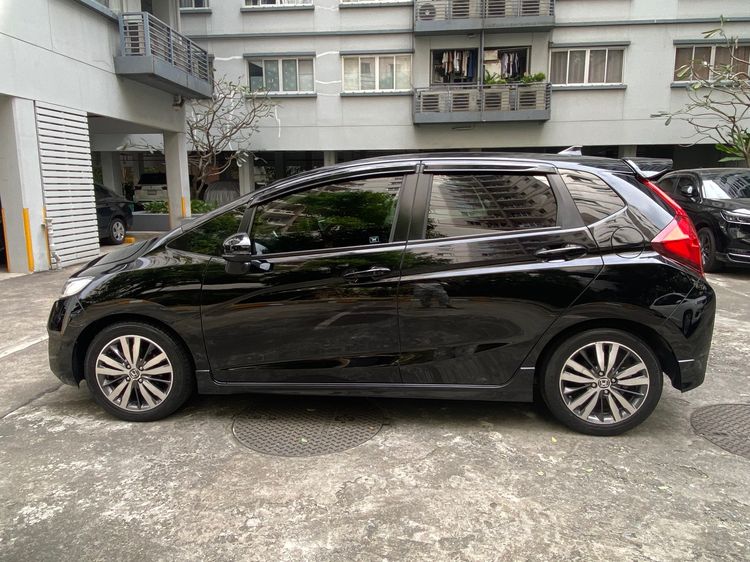 Honda Jazz 2015 1.5 SV Sedan เบนซิน ไม่ติดแก๊ส เกียร์อัตโนมัติ ดำ รูปที่ 4