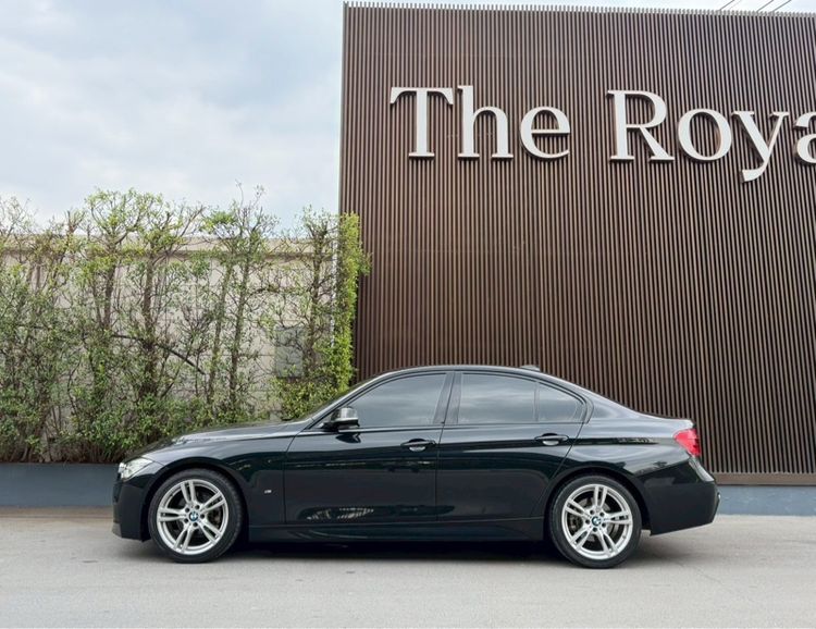 BMW Series 3 2018 320d Sedan ดีเซล ไม่ติดแก๊ส เกียร์อัตโนมัติ ดำ รูปที่ 2