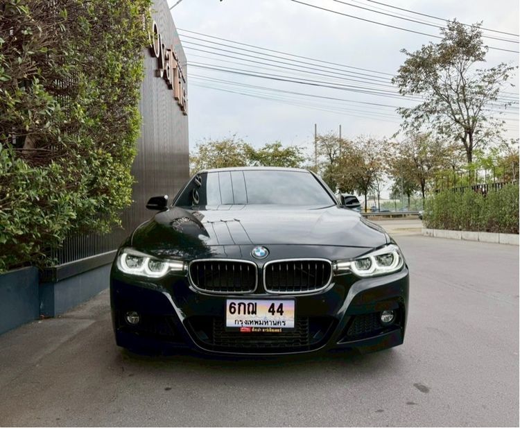 BMW Series 3 2018 320d Sedan ดีเซล ไม่ติดแก๊ส เกียร์อัตโนมัติ ดำ รูปที่ 3