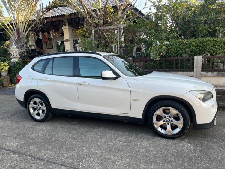 BMW X1 2012 2.0 sDrive18i เบนซิน เกียร์อัตโนมัติ ขาว รูปที่ 4