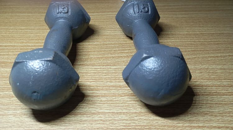 Dumbbell เหล็กแท้ๆ 1.5 Kg. ขายแพ็คคู่ รูปที่ 3