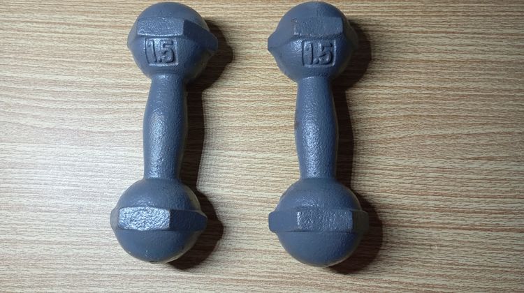 Dumbbell เหล็กแท้ๆ 1.5 Kg. ขายแพ็คคู่ รูปที่ 4