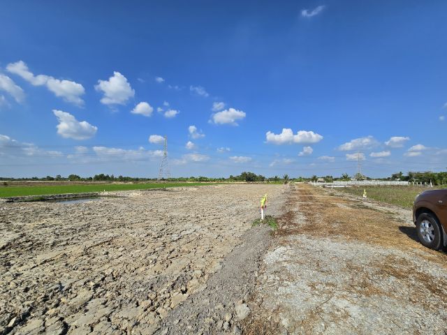 ขายที่ถมแล้ว มีสระน่ารักๆไว้รดน้ำต้นไม้ในสวน