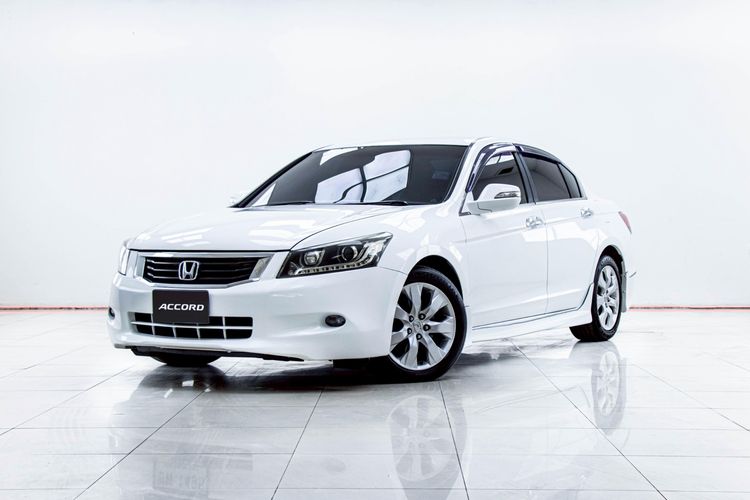 รถ Honda Accord 2.4 EL สี ขาว