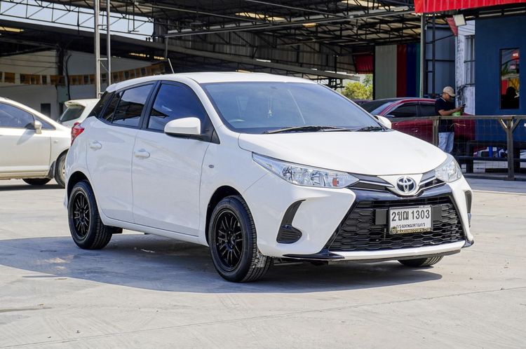 Toyota Yaris 2021 1.2 Entry Sedan เบนซิน ไม่ติดแก๊ส เกียร์อัตโนมัติ ขาว รูปที่ 3