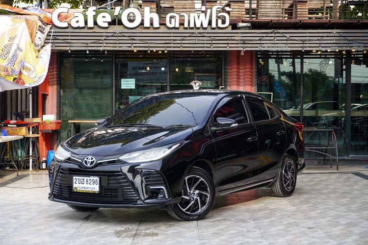 รถ Toyota Yaris ATIV 1.2 Sport สี ดำ