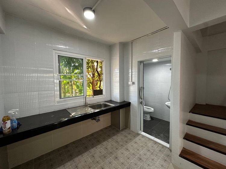 อื่นๆ มีบางส่วน ใช่ บ้านอาคารพาณิชย์รีโนเวทตกแต่งใหม่ทั้งหลัง รูปที่ 4