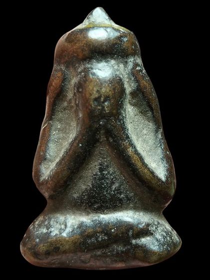 พระปิดตาเนื้อโลหะหล่อครับ