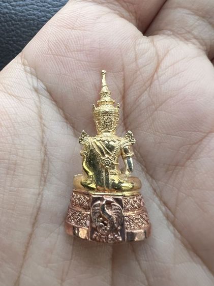 พระแก้วมรกต กรมสรรพสามิต ปี 2539
เนื้อเงิน ชุบสามกษัตริย์​ รูปที่ 2