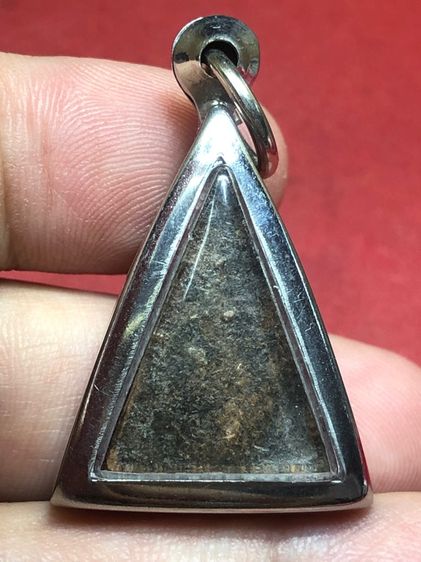 พระนางพญาพิมพ์อกนูนเล็ก รูปที่ 2