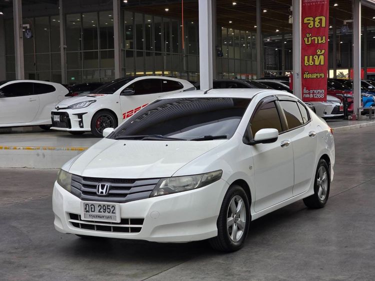 รถ Honda City 1.5 V สี ขาว