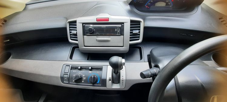 Honda Freed 2010 1.5 S Utility-car เบนซิน ไม่ติดแก๊ส เกียร์อัตโนมัติ ขาว รูปที่ 2