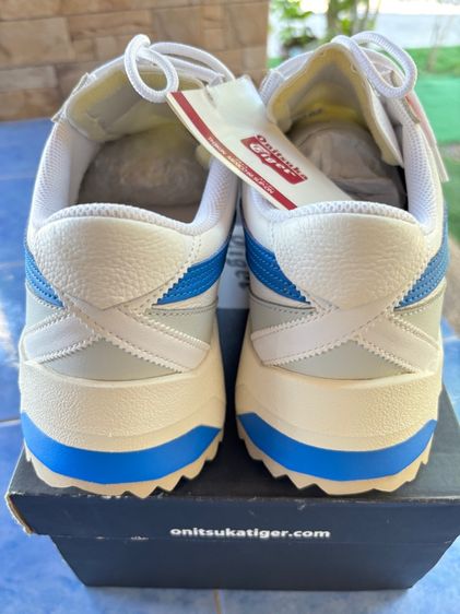 รองเท้าผ้าใบ รูปที่ 3