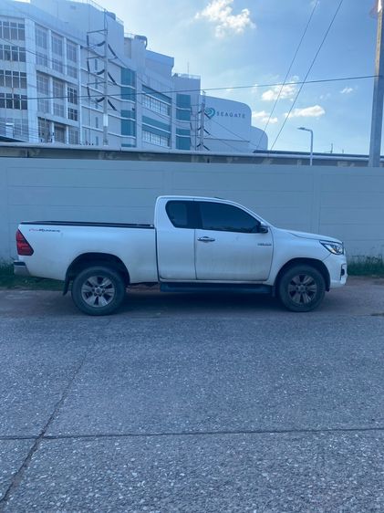 Toyota Hilux Revo 2018 2.4 Prerunner E Pickup ดีเซล เกียร์ธรรมดา ขาว รูปที่ 3