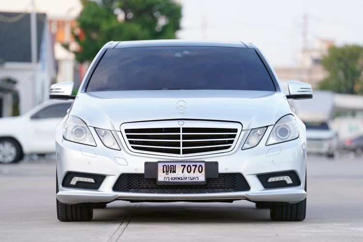 รถ Mercedes-Benz E-Class E250 สี เทา