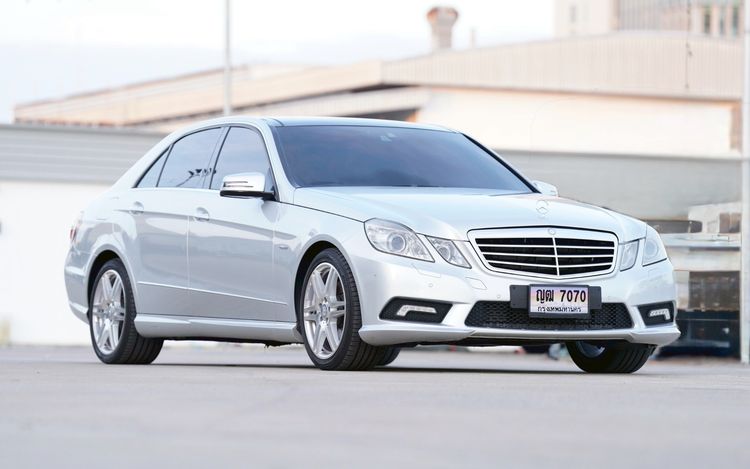 Mercedes-Benz E-Class 2012 E250 Sedan เบนซิน เกียร์อัตโนมัติ เทา รูปที่ 2
