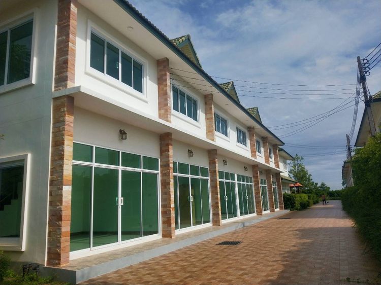 ขายอาคารพาณิชย์ 2 ชั้นติดถนนใหญ่ ตกแต่งพร้อมเข้าอยู่ อุดรธานี รูปที่ 2