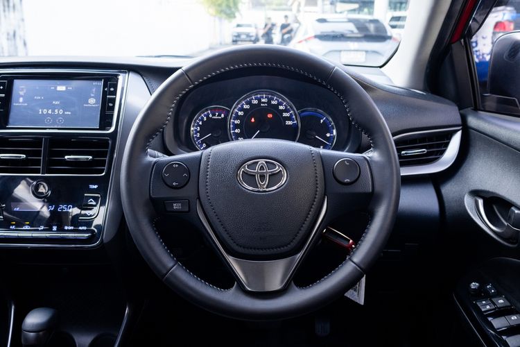 Toyota Yaris 2022 1.2 Sport Sedan เบนซิน ไม่ติดแก๊ส เกียร์อัตโนมัติ แดง รูปที่ 3