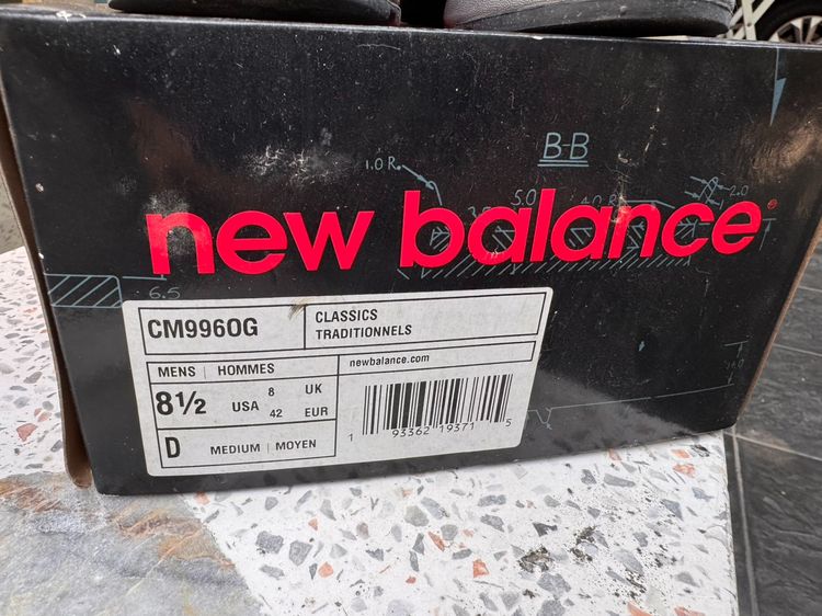New Balance 996 สีกรม-แดง ไซส์ 42 สภาพดี รูปที่ 8