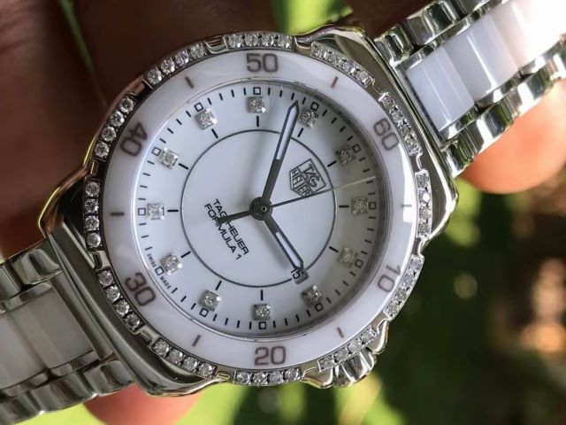Tag Heuer F1 Quartz White Ceramic Full Diamond WAH 1313 (32mm.)🇨🇭🇨🇭  
 รูปที่ 9
