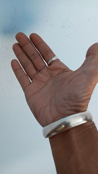 กำไล และแหวน งานเก่า ตามภาพ