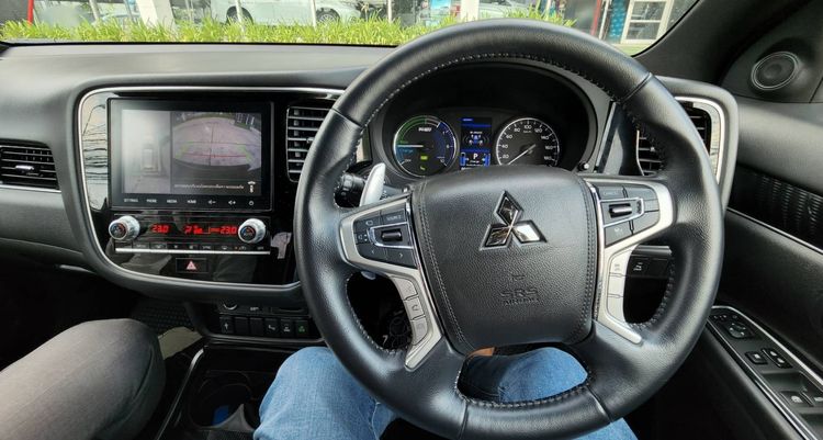 Mitsubishi Outlander 2022 Phev 2.4 GT Premium 4WD Utility-car ปลั๊กอินไฮบริด (PHEV) ไม่ติดแก๊ส เกียร์อัตโนมัติ ขาว รูปที่ 3