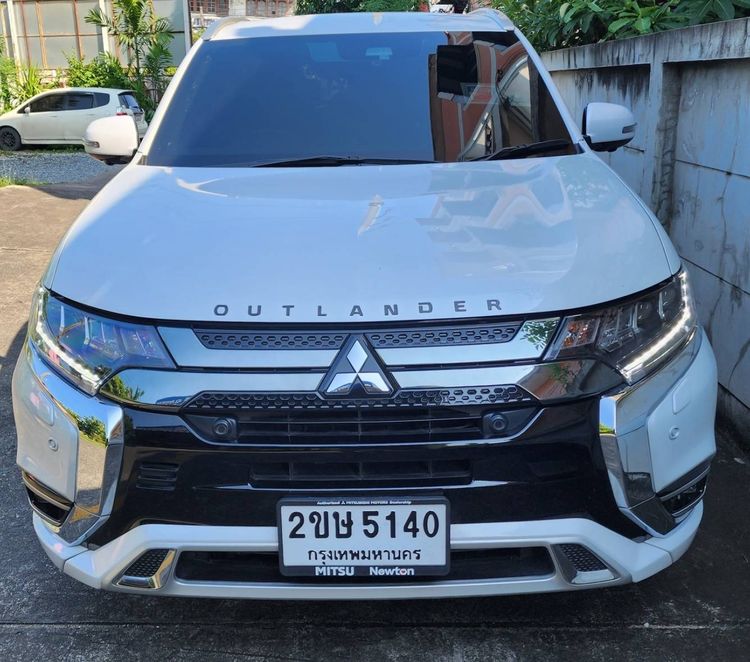 รถ Mitsubishi Outlander Phev 2.4 GT Premium 4WD สี ขาว