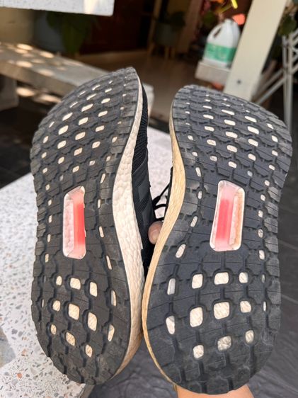 Adidas Ultraboost 20 สีดำ ไซส์ 43.5 (US9) สภาพดี รูปที่ 6