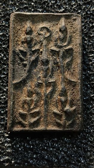 พระเจ้าห้าพระองค์ เนื้อผงใบลานคลุกรัก เก่าตามภาพ