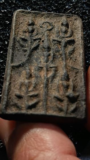 พระเจ้าห้าพระองค์ เนื้อผงใบลานคลุกรัก เก่าตามภาพ รูปที่ 3