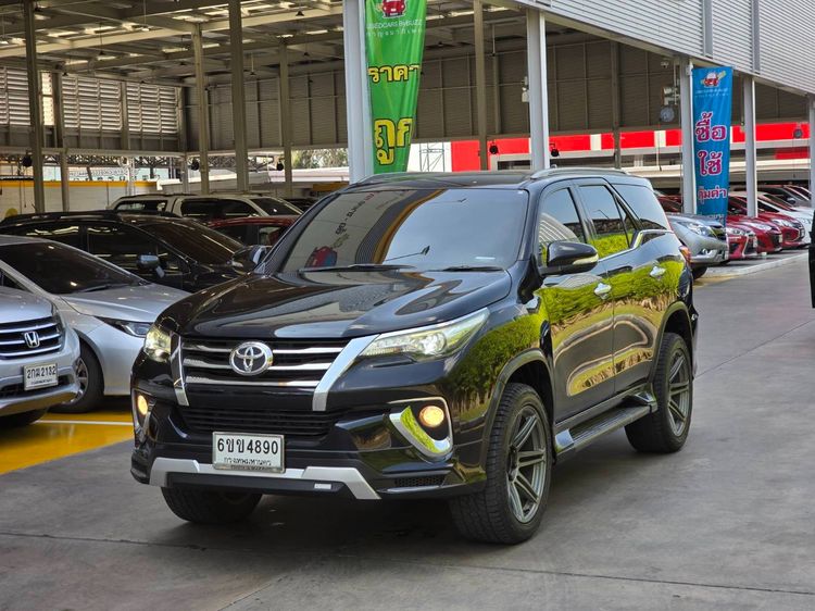 Toyota Fortuner 2015 2.4 V Utility-car ดีเซล ไม่ติดแก๊ส เกียร์อัตโนมัติ ดำ รูปที่ 3