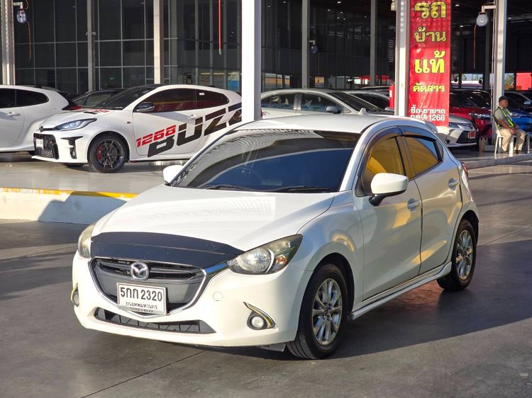 Mazda Mazda 2 2015 1.5 XD Sports High Sedan ดีเซล ไม่ติดแก๊ส เกียร์อัตโนมัติ ขาว รูปที่ 3