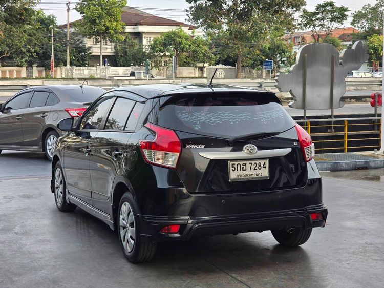 Toyota Yaris 2016 1.2 E Sedan เบนซิน ไม่ติดแก๊ส เกียร์อัตโนมัติ ดำ รูปที่ 4