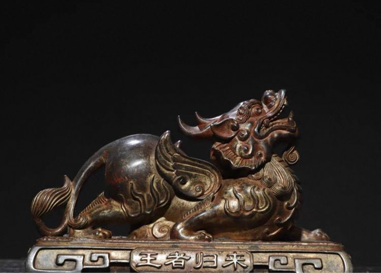 ✨รูปปั้นปี่เซียะ ซึ่งเป็นสัตว์ในตำนานจีนโบราณ 