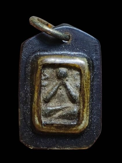 เหรียญหล่อโบราณพิมพ์พระปิดตาของหลวงปู่ศุข วัดปากคลองมะขามเฒ่า จังหวัดชัยนาท พร้อมเลี่ยมกรอบเก่าดีค่ะ