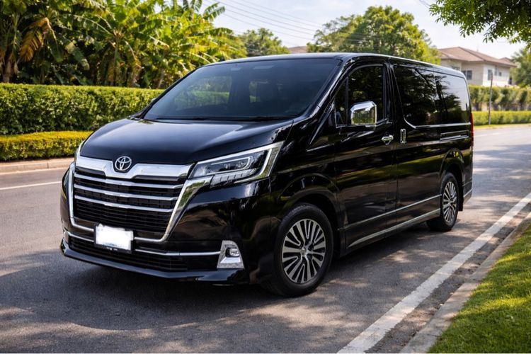 รถ Toyota Majesty 2.8 Premium สี ดำ