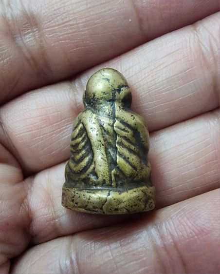 หลวงพ่อเงิน วัดห้วยเขนเนื้อเก่า รูปที่ 5