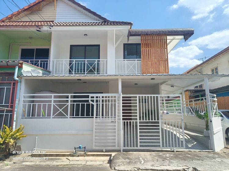 ทาวน์เฮ้าส์ รังสิต คลองสาม ถนนเลียบโยธาคูคต ปทุมธานี มบ.พฤกษา9 ซอย16 ตกแต่งใหม่ขายพร้อมเฟอร์นิเจอร์ 